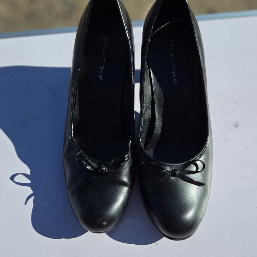 Predictions Women's Black Pumps